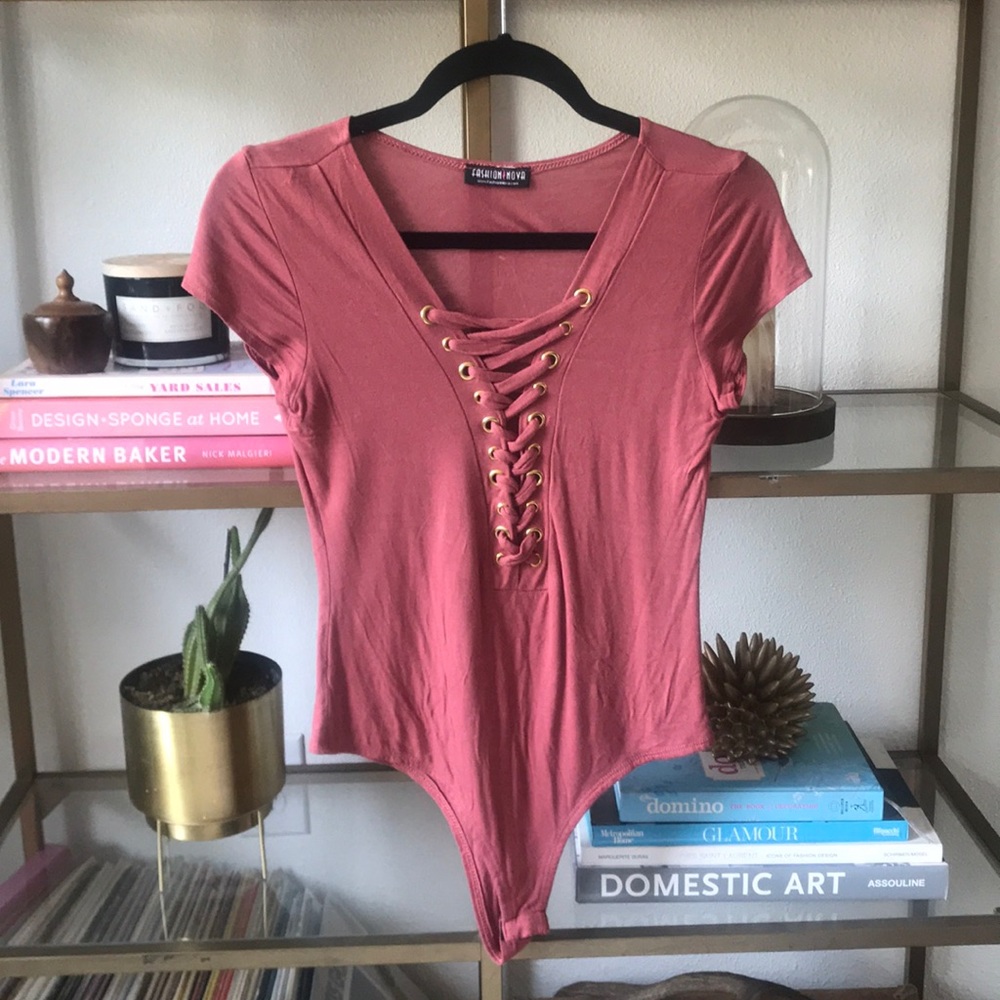 {Fashion Nova} Dusty Rose Bodysuit